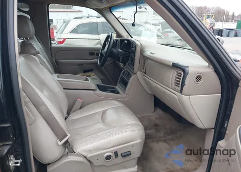 2004 Chevrolet Tahoe Lt z USA, uszkodzony, nr VIN 1GNEK13ZX4R277943